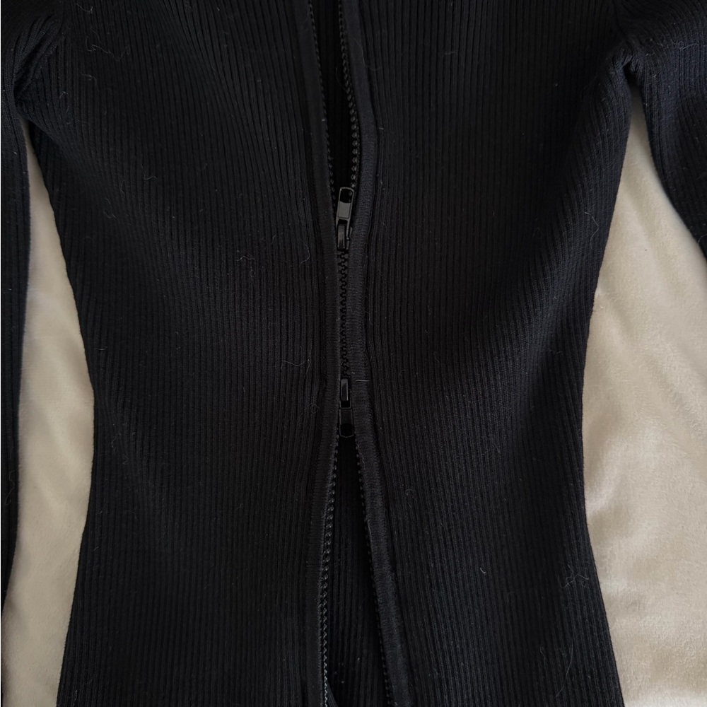 Hera Collection Black Ribbed Top - Picture 2 of 5